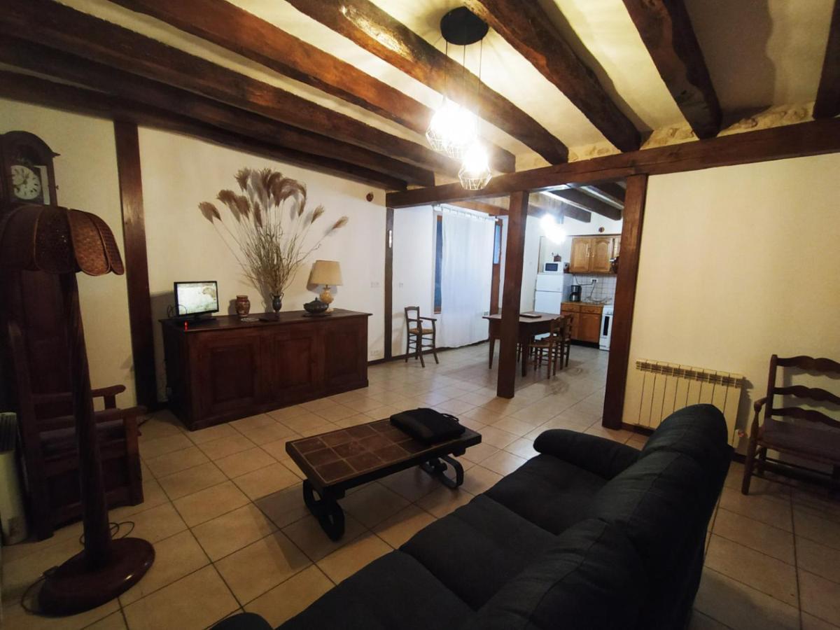 Gite Du Vieux Cedre Ecueille Exteriér fotografie